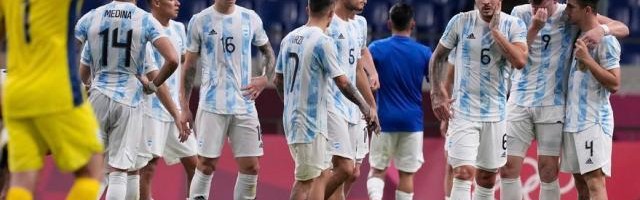 小组出局，阿根廷队献出了灵魂但没有获得足够支持