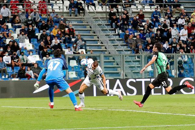 1633221644812007656.jpg Edin-Dzeko-go2al.jpg